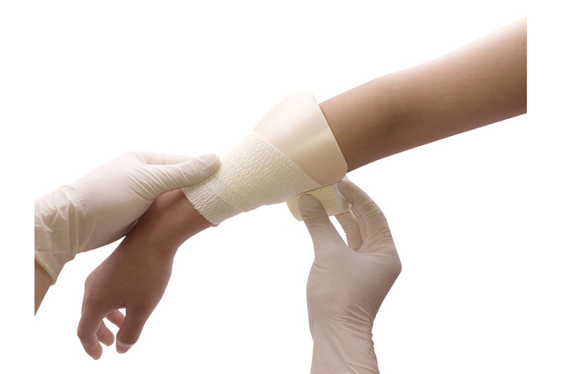 Antimicrobial Silicone Foam Dressing with PHMB